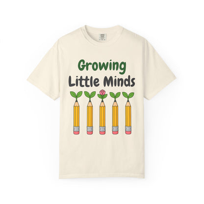 Growing Little Minds unisex tee in Ivory